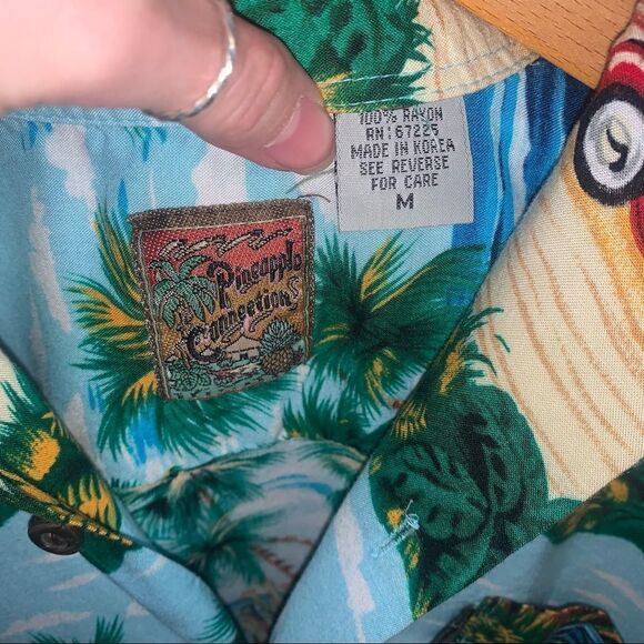 Pineapple Connections Tropical Hawaiian Beach Button Up Short Sleeve Medium - Picture 2 of 3